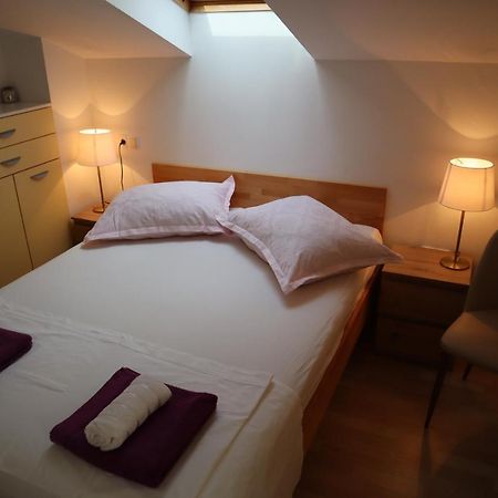Apartments Iva Und Franka Omiš Eksteriør billede
