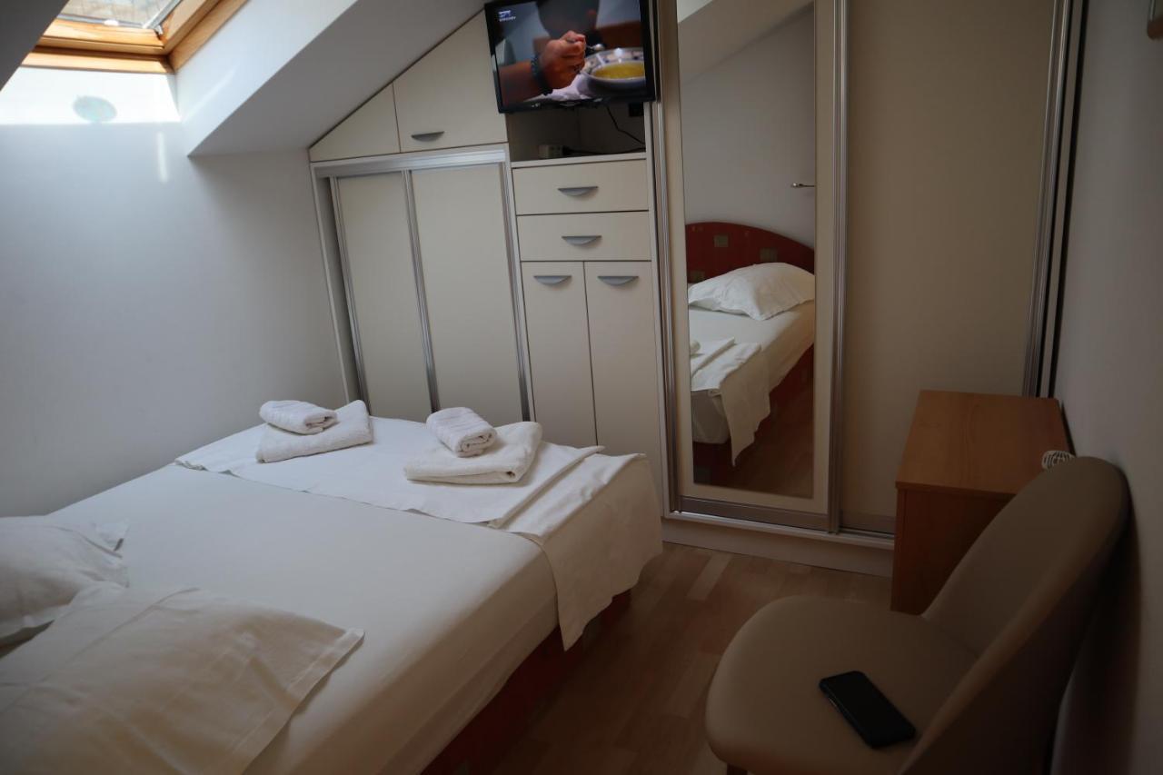 Apartments Iva Und Franka Omiš Eksteriør billede