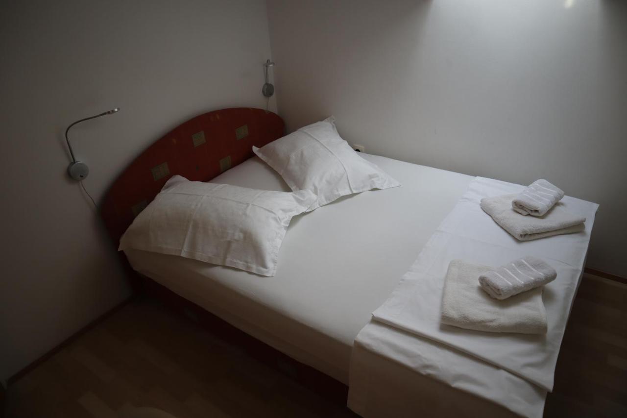 Apartments Iva Und Franka Omiš Eksteriør billede