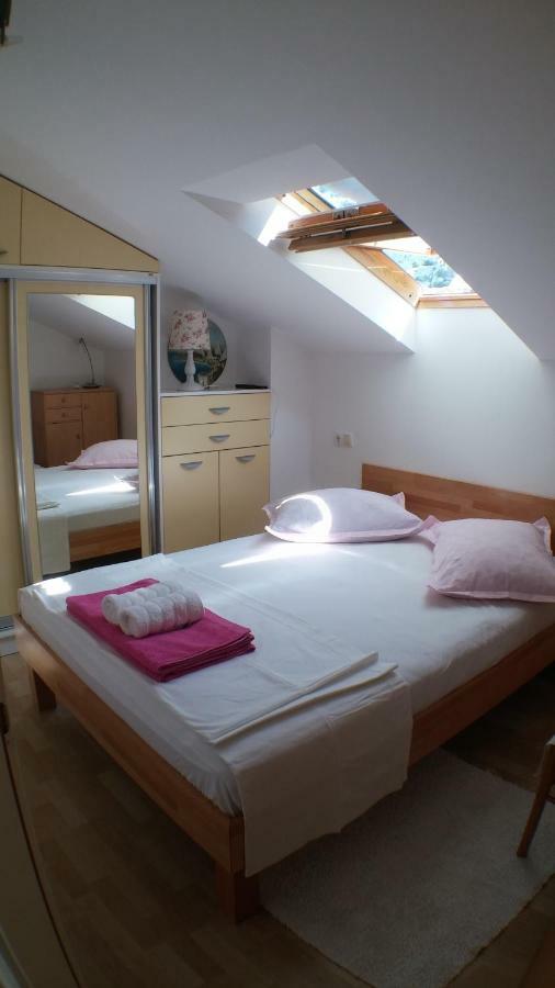 Apartments Iva Und Franka Omiš Eksteriør billede