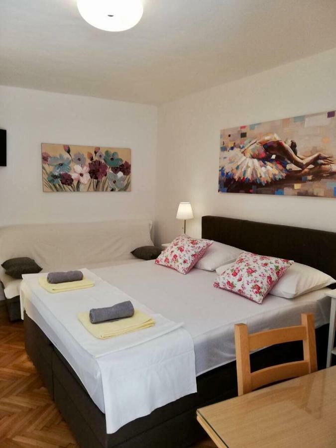 Apartments Iva Und Franka Omiš Eksteriør billede