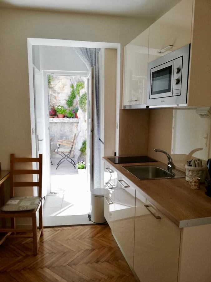 Apartments Iva Und Franka Omiš Eksteriør billede