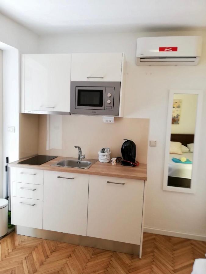 Apartments Iva Und Franka Omiš Eksteriør billede